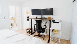 2 quartos, ferros/tábuas de passar roupa, Wi-Fi, roupa de cama