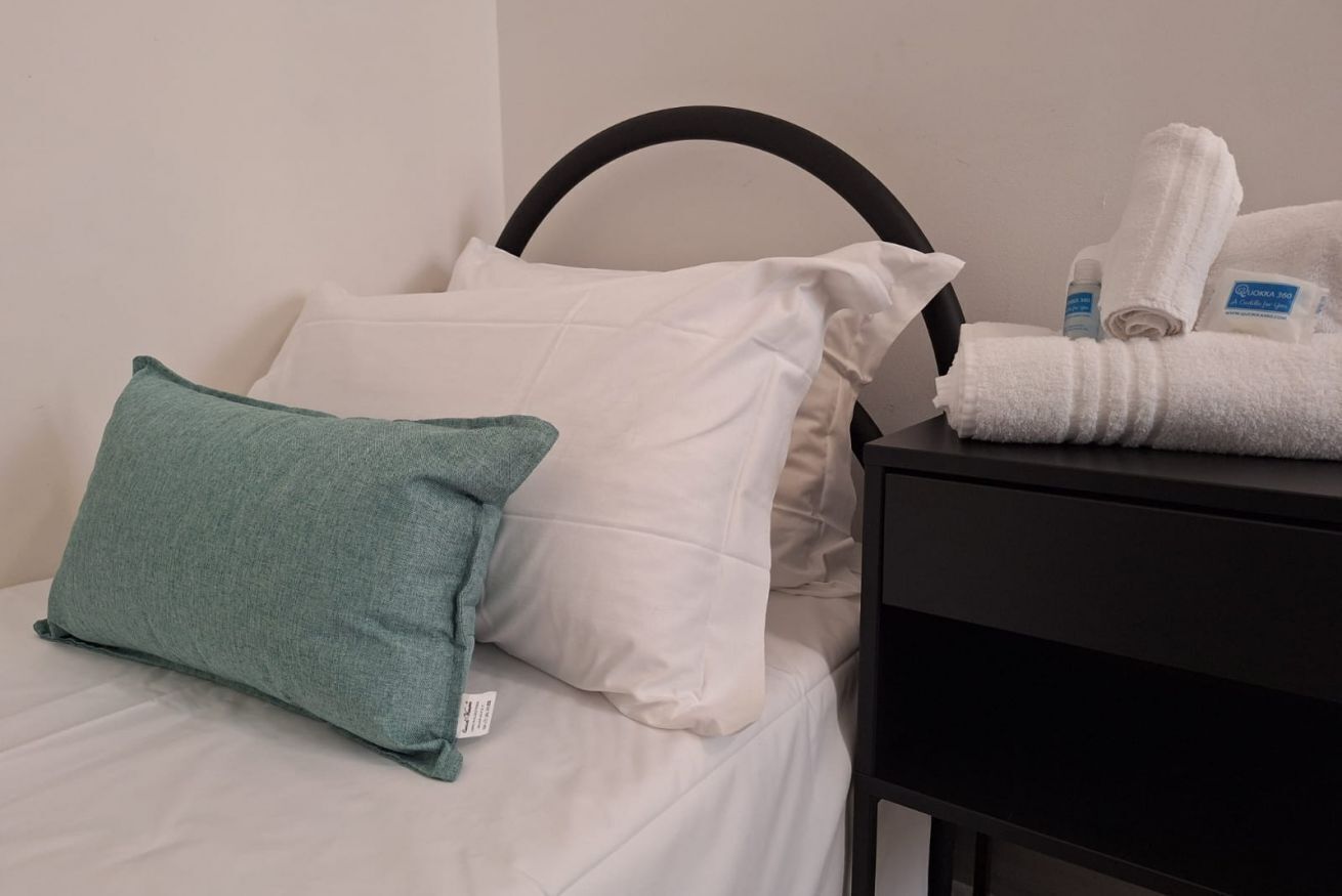 1 chambre, coffres-forts dans les chambres, fer et planche à repasser