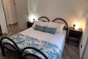 1 bedroom, in-room safe, iron/ironing board, free WiFi