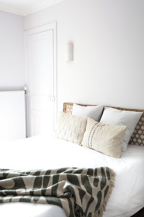 5 chambres, fer et planche à repasser, Wi-Fi, draps fournis