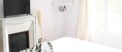 5 chambres, fer et planche à repasser, Wi-Fi, draps fournis