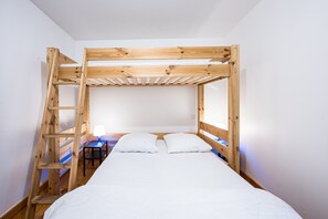 2 Schlafzimmer, Bügeleisen/Bügelbrett, WLAN