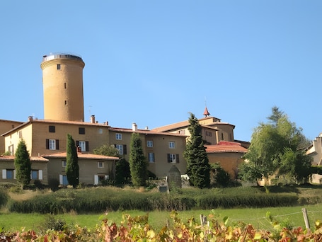 Exterior. Studio 'Domaine De La Chambarde' with Mountain View, Wi-Fi and Air Conditioning