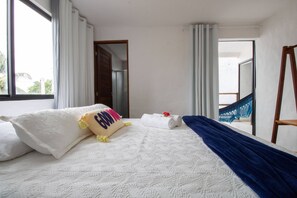3 bedrooms, free WiFi, bed sheets - Casa Milagres 03 suites - 300m from the beach (Porto de Pedras)