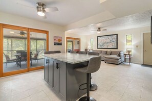 Interior - Lake View Links- Your Lake and Golf Retreat (Bronston)