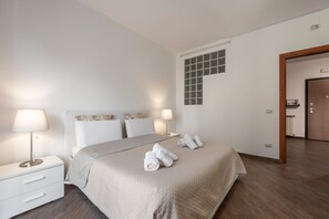 1 bedroom, iron/ironing board, WiFi, bed sheets - Apartment 'Pirtusu Del Porto 2, Palermo' with Balcony, Wi-Fi and Air Conditioning (Palermo)