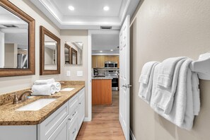Condo, várias camas (Ram Sea I 405) | Cozinha privada
