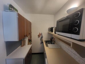 Kühlschrank, Mikrowelle, Geschirrspüler