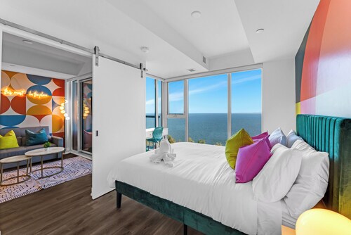 Ibiza-Inspired Condo w/Waterfront View | Sleeps 4