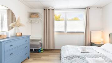 1 bedroom, WiFi, bed sheets