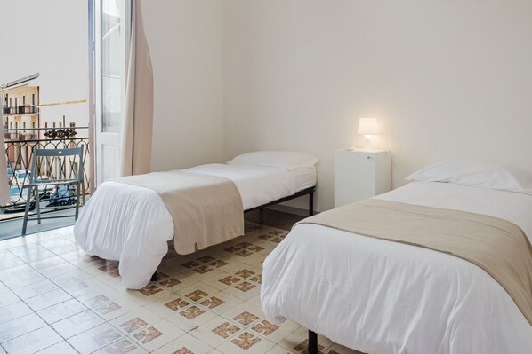 2 habitaciones, tabla de planchar con plancha y wifi gratis 
