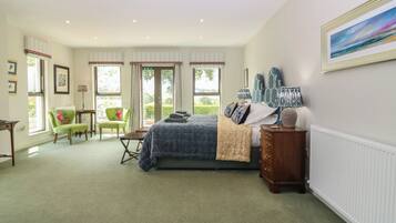 2 bedrooms, individually decorated, individually furnished, free WiFi