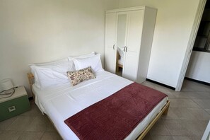 2 室のベッドルーム、セーフティボックス (室内)、アイロン / アイロン台、WiFi (無料)