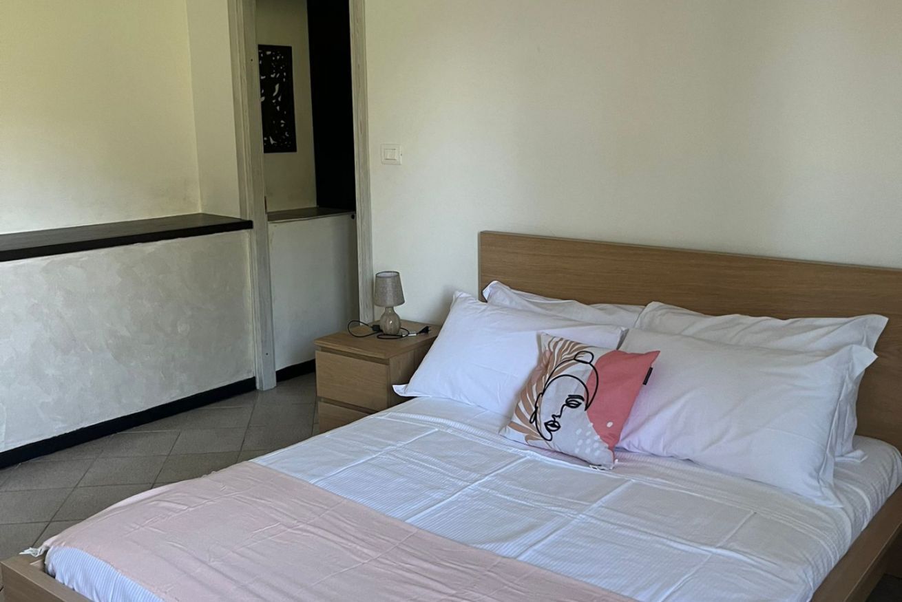 2 chambres, coffres-forts dans les chambres, fer et planche à repasser