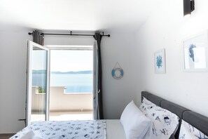 4 habitaciones, tabla de planchar con plancha, internet y ropa de cama 