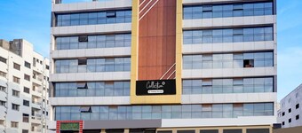 Collection O Manjari-mundhwa Road 7 Treats