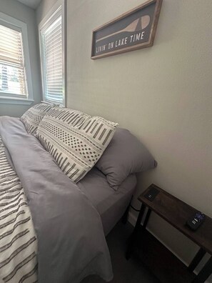 2 chambres, fer et planche à repasser, Wi-Fi gratuit, draps fournis