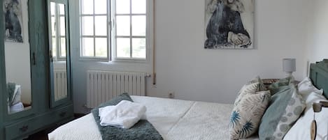 3 habitaciones, tabla de planchar con plancha y wifi gratis