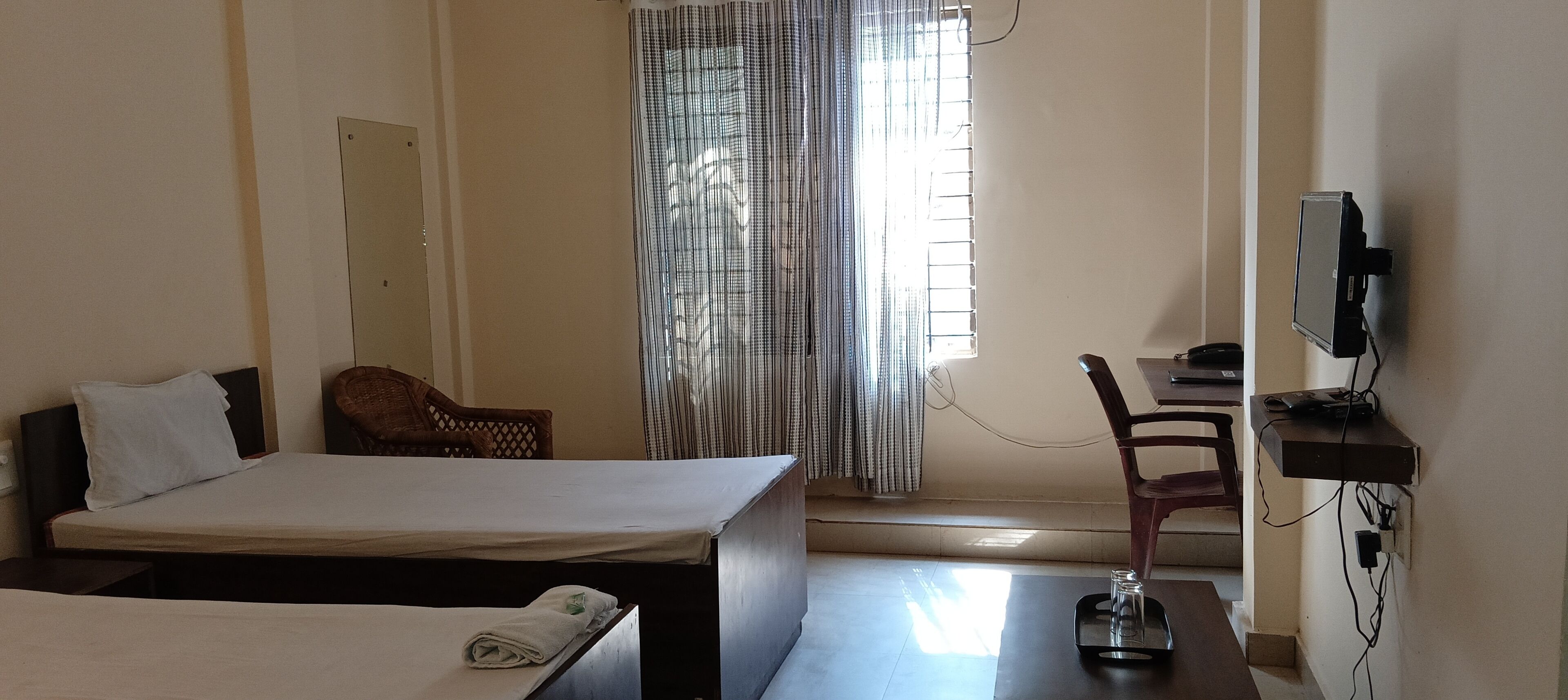 Executive Double Room, City View | Desk, laptop workspace, free WiFi