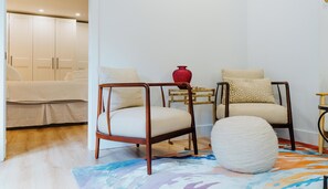 1 bedroom, iron/ironing board, WiFi, bed sheets - Coastal Chic 1BR Retreat – Walk to Jupiter Beach! (Jupiter)