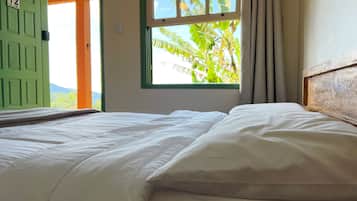 Suíte básica, sacada, vista para o jardim | Wi-Fi de cortesia