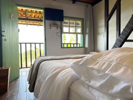 Suíte básica, sacada, vista para a montanha | Wi-Fi de cortesia