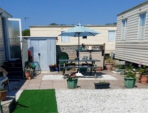 Outdoor dining - Comfort & Peace 5berth Family Friendly Park (Par)