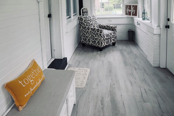 Interior - House full of Family fun + cozy vibes near great attractions (Bethlehem)