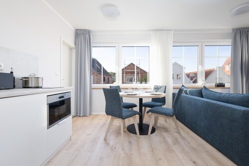 Apartment in der Kurgartenstraße - Altstadt - Balkon - Küche - 1. OG - by nom