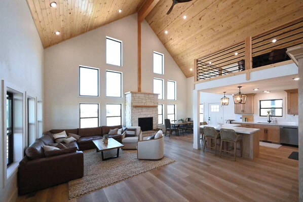 Télévision, cheminée