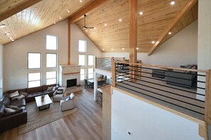 Fernseher, Kamin