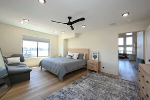 6 Schlafzimmer, Reisekinderbett, WLAN, Bettwäsche