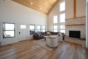 Télévision, cheminée