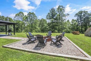 Property grounds - Tucked-Away Treasure (Logan)