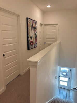 Interior - The Midtown Retreat – Near TAMU (College Station)