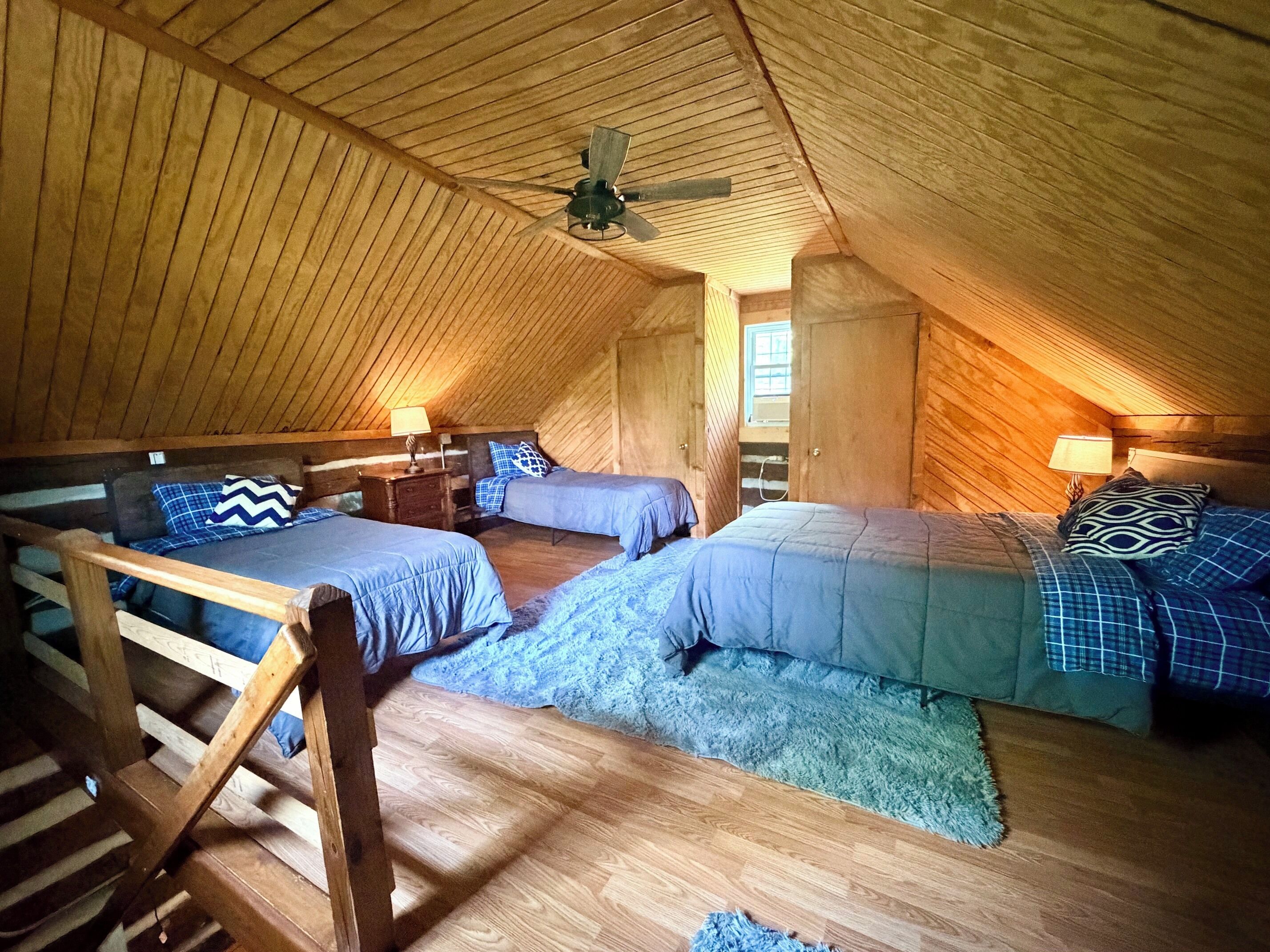 2 bedrooms, desk, iron/ironing board, WiFi