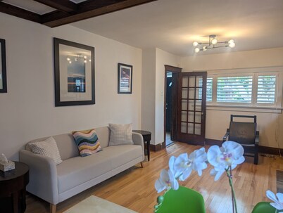 Sweet room just steps to the lake side