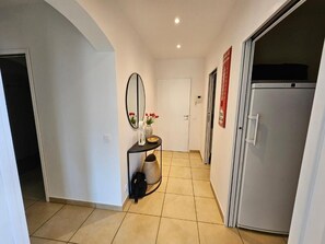 Interior - Apartment with sea view, 5 minutes from the port of Solenzara (Sari-Solenzara)