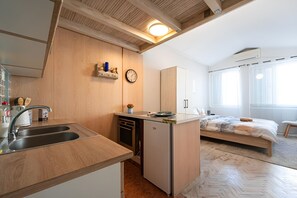 1 bedroom, iron/ironing board, WiFi, bed sheets