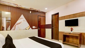 Unclassified image, 4 of 31, button - Deluxe Royal Palace (New Delhi)