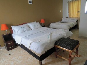 Chambre Deluxe avec lits jumeaux, vue piscine