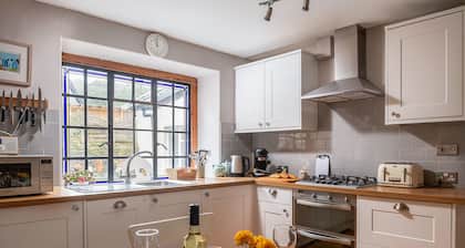 Castle Reach - Two Bedroom Apartment, Sleeps 4