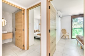 2 chambres, fer et planche à repasser, Wi-Fi gratuit, draps fournis