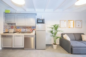 Fridge, microwave, toaster