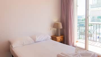 2 slaapkamers, een strijkplank/strijkijzer, gratis wifi, beddengoed