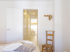 2 slaapkamers, een strijkplank/strijkijzer, gratis wifi, beddengoed