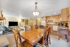 Interior - Newly updated modern 2 bedroom, 3 bath with great location to lifts! (Breckenridge)