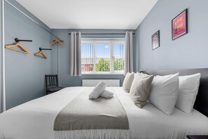 3 bedrooms, desk, iron/ironing board, WiFi