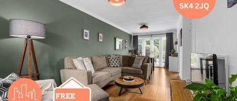 Een televisie en een kantoor