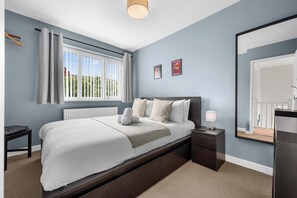 3 bedrooms, desk, iron/ironing board, WiFi